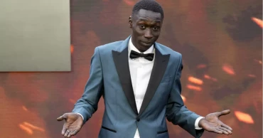 আটকের পর যুক্তরাষ্ট্র ছাড়লেন বিশ্বের সবচেয়ে জনপ্রিয় টিকটকার