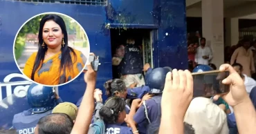 আবারও ডিম নিক্ষেপ মমতাজকে