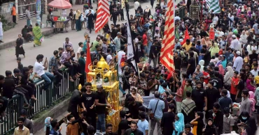 ধর্মীয় ভাবগম্ভীর পরিবেশে সারা দেশে পালিত হচ্ছে আশুরা