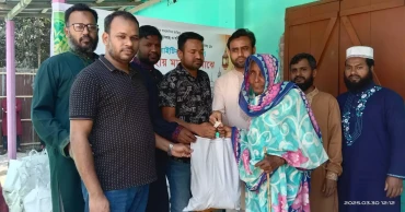 দুস্থ ও প্রতিবন্ধীদের মাঝে পীরগাছা সোসাইটির ঈদ সামগ্রী বিতরণ