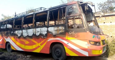 যশোরে পার্কিং করা বাসে আগুন, রাজনৈতিক প্রতিহিংসার অভিযোগ