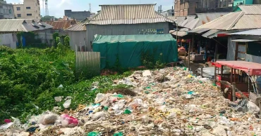 কোম্পানীগঞ্জ বাজারের পাশে ময়লার ভাগাড়, নাকাল পথচারী, ডেঙ্গুর শঙ্কায় স্থানীয়রা