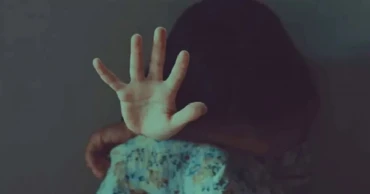 যশোরে ফের শিশু ‘ধর্ষণের চেষ্টা’, পুলিশি হেফাজতেও অভিযুক্তের ওপর চড়াও স্থানীয়রা