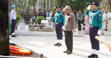 জাতীয় শহীদ সেনা দিবসে স্বরাষ্ট্র উপদেষ্টার শ্রদ্ধা নিবেদন