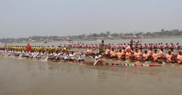 রূপসা নদীতে ঐতিহ্যবাহী নৌকাবাইচ
