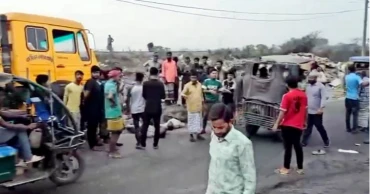 ফেনীতে ট্রাকচাপায় অটোরিকশাচালক ও যাত্রী নিহত