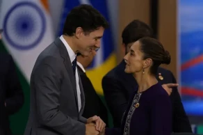 ট্রাম্পের শুল্কারোপের জবাব দেবে কানাডা, মেক্সিকোর ধীরে চলার নীতি