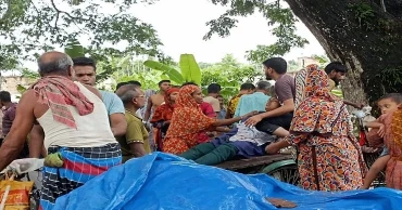 সাতক্ষীরায় বাসের ধাক্কায় ইজিবাইকযাত্রী শিশুর মৃত্যু, আহত ৫