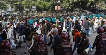 খালেদা জিয়াকে শেষ বিদায় জানাতে মানুষের ঢল