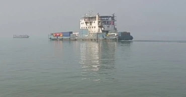 দুই ঘণ্টা বন্ধ থাকার পর দুই নৌরুটে ফেরি চলাচল শুরু
