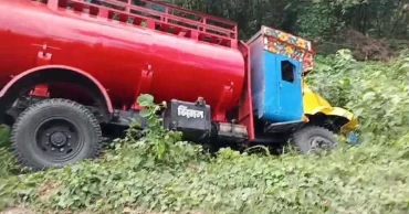 খুলনায় ট্যাংকলরির চাপায় থ্রি হুইলারের চালকসহ নিহত ৩