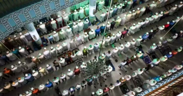 শবে কদরে ইবাদতে মশগুল মুসল্লিরা, খতমে তারাবির বিশেষ মোনাজাত