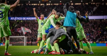 আরও একটি প্রত্যাবর্তনের গল্প লিখে শীর্ষে ফিরল বার্সেলোনা