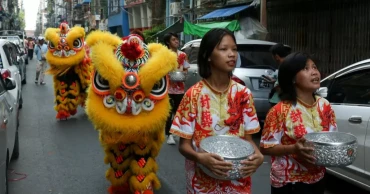 ভূমিকম্প: মিয়ানমারে তহবিল সংগ্রহে ‘সিংহ নাচ’
