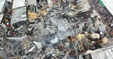 গাজীপুরে আগুনে পুড়ল ১৬ দোকান