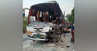দিনাজপুরে দাঁড়িয়ে থাকা ট্রাকে বাসের ধাক্কা, নিহত ৫