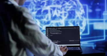 ডিপসিক: এআইয়ের দুনিয়ায় চ্যাটজিপিটি ও জেমিনির লড়াকু প্রতিপক্ষ