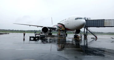 রানওয়েতে হজ ফ্লাইট বিকল, ২ ঘণ্টা বন্ধ ছিল শাহ আমানত