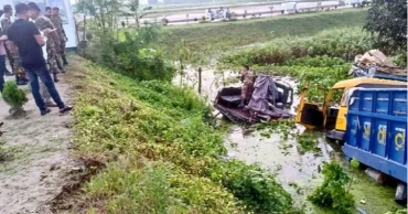 রাজশাহীতে ট্রাকের ধাক্কায় সেনাবাহিনীর টহল গাড়ি খাদে, আহত ১০