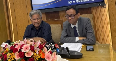 পোশাক শ্রমিকদের পাওনা না দিয়ে মালিকরা বিদেশ যেতে পারবেন না: উপদেষ্টা