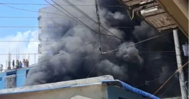 কেরানীগঞ্জে টিস্যু ব্যাগ ও কেমিক্যাল গোডাউনে অগ্নিকাণ্ড