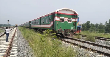 ১৫ ঘণ্টা পর ঢাকা থেকে দক্ষিণাঞ্চলের ট্রেন চলাচল স্বাভাবিক