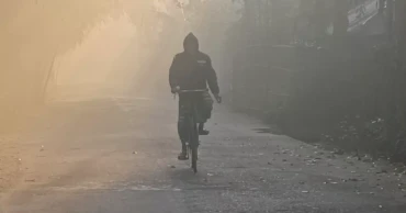 কুড়িগ্রামে মেঘলা আকাশে হারিয়েছে সূর্য, কুয়াশার রাজত্ব!