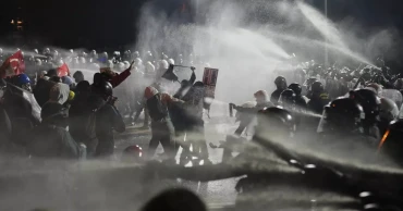 তুরস্কে ধরপাকড় উপেক্ষা করে এরদোগানবিরোধী বিক্ষোভ চলছে