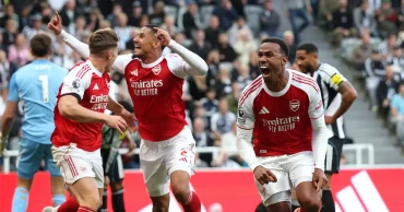 Arsenal narrow the gap on leaders with stunning comeback win over Newcastle