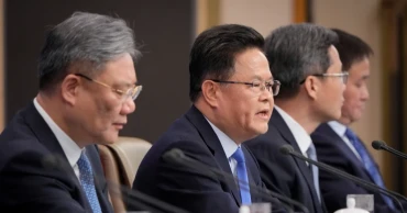 China criticises US tariffs, warns of trade war losses