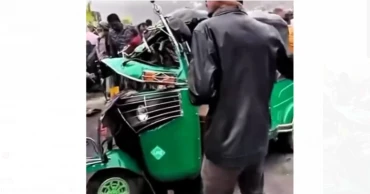 2 die as truck hits autorickshaw in Kushtia