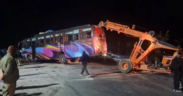 10 dead, 19 hurt as car hits bus in India