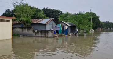 Flood submerges low-lying areas in C'nawabganj; 8500 families stranded