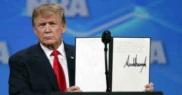 Trump urges NATO to halt Russian oil imports, warns of steep tariffs on China