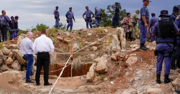Rescuers attempt to free survivors from trapped South African miners