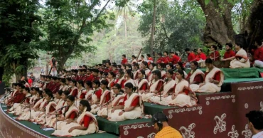 Chhayanaut welcomes Bangla New Year  with traditional cultural fest at Ramna Batamul