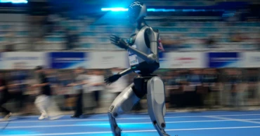 Beijing hosts first world humanoid robot games