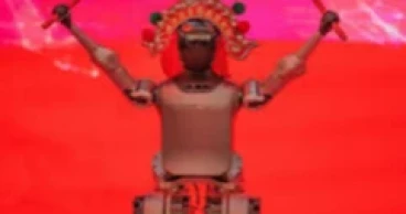 Tech-themed fair showcases dancing robots for Lunar New Year