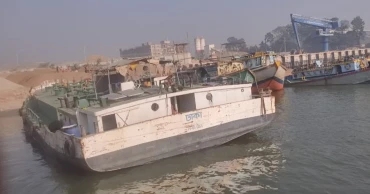 Police: Hunt on to capture oil tanker pirates