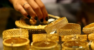 Gold price drops by Tk 2,216 per bhori in Bangladesh
