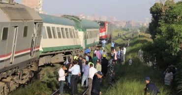 Train crash in Egypt kills 1 and injures more than 20 people