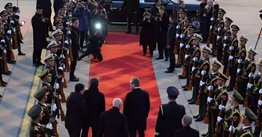 Starmer lands in Beijing to boost UK-China trade ties