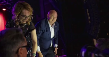 Democrats hold small but shrinking lead in key Arizona races