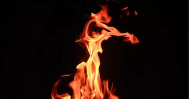 Building catches fire in Chattogram