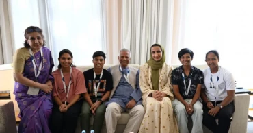 Prof Yunus introduces Bangladeshi female athletes at Earthna Summit