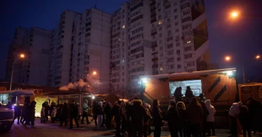 Russian airstrike kills 1 in eastern Ukraine as US sets June peace deadline