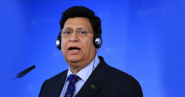 Momen to be part of PM’s entourage during upcoming UK, US visits