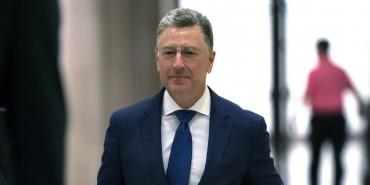 Diplomat at center of Trump inquiry says he warned Ukraine