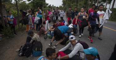 Guatemala sweeps up migrant group, returns them to border