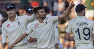 England on course to clinch series, SAfrica reeling at 88-6